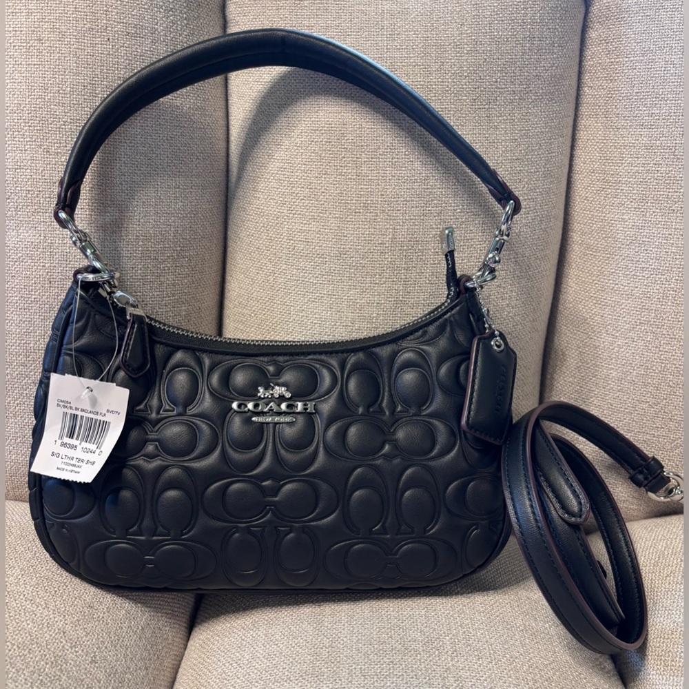 Coach

TERI SHOULDER BAG IN SIGNATURE LEATHER 🖤